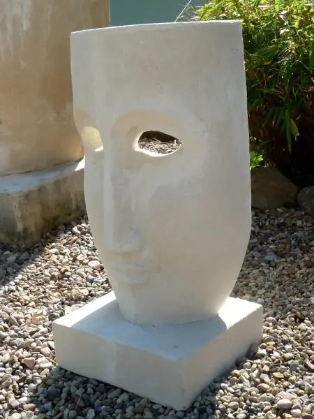 Product image 3 of the product “Mask on pedestal, cast stone ”